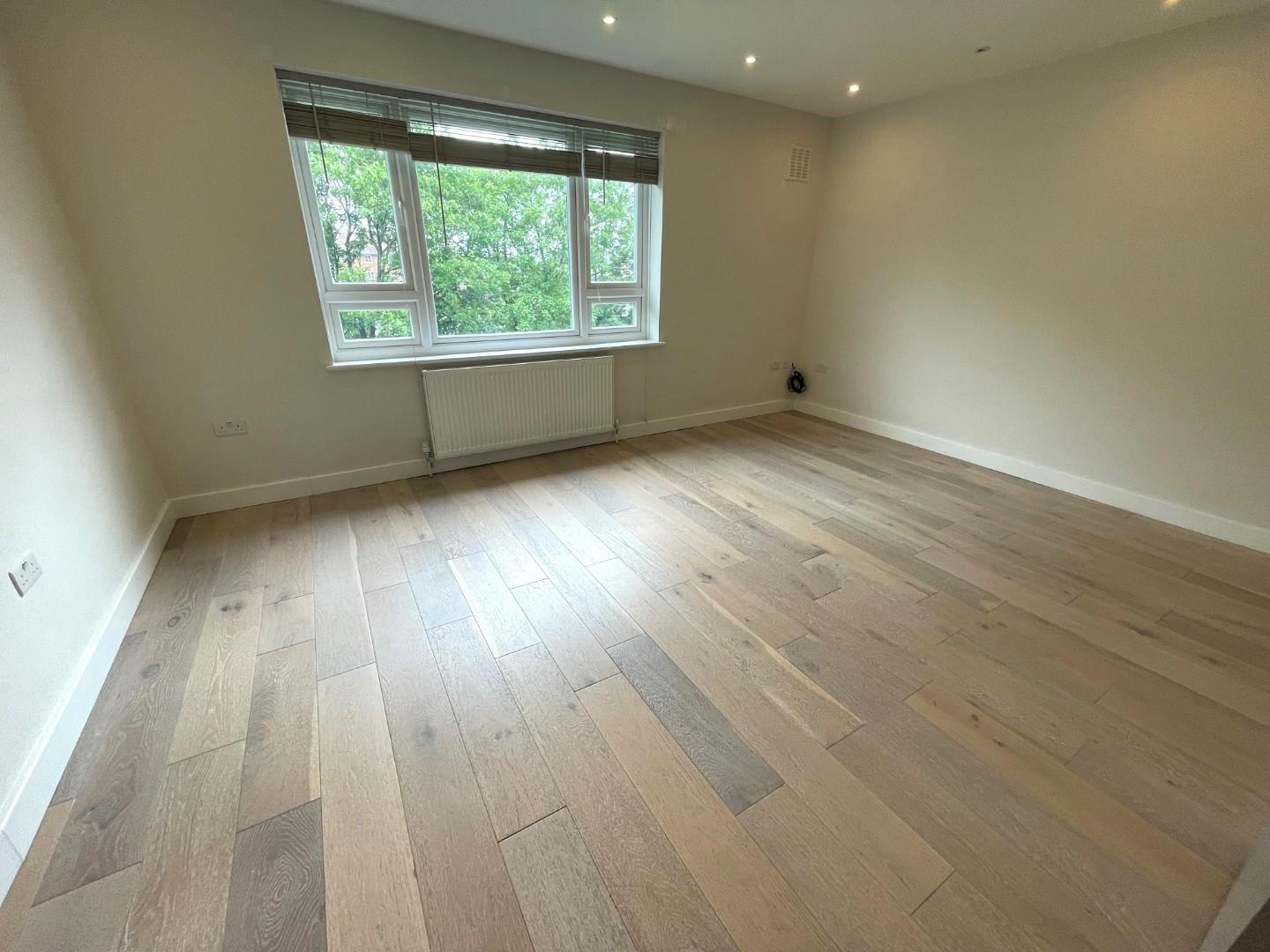 Sylvan Avenue, Mill Hill